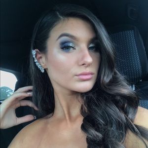 Meet your Posher, Julia